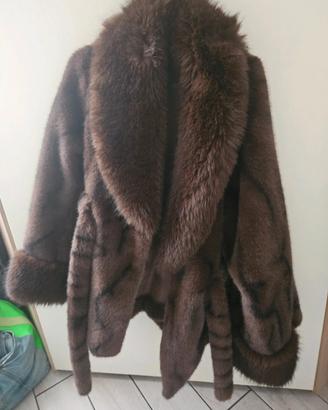 pelliccia sintetica  con cintura 