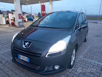 Peugeot 5008 Diesel con 187000km Anno 2011 