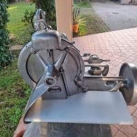 Affettatrice a volano d’epoca  Modello 330 "Lusso"
