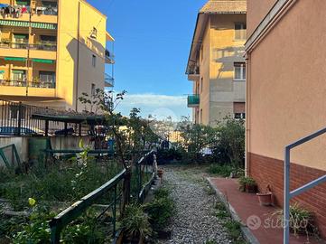 4 LOCALI A GENOVA