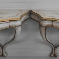 Coppia di consolle veneziane, mensole sospese