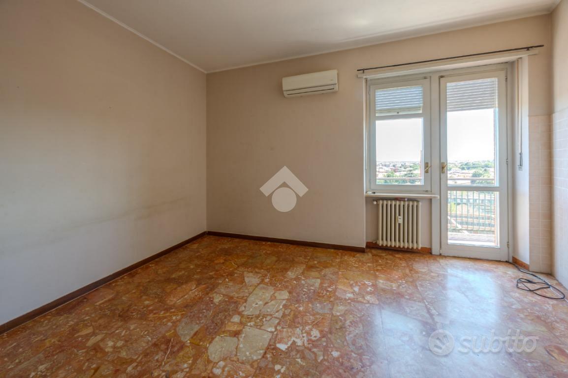 Apartment in Chieri, Torino - Vista 3