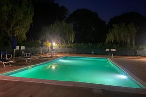 Bilocale con box - cantina - piscina