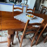 Tavolo massello con 6 sedie