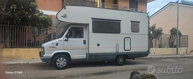 camper mansardato pronto a partire