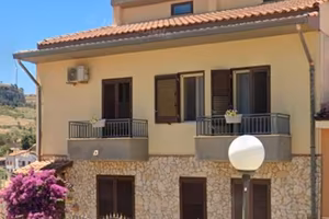 Villetta a schiera bifamiliare