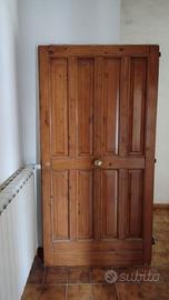 Portone a una anta in legno massello di pino