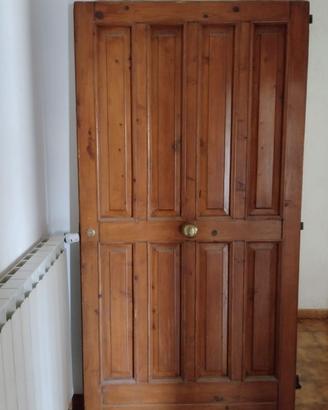 Portone a una anta in legno massello di pino