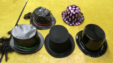 Cappelli in plastica