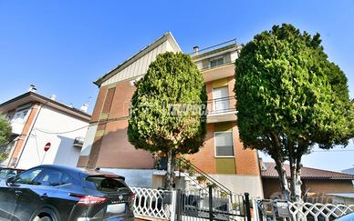 APPARTAMENTO CON 2 CAMERE E VISTA MARE IN ZONA MAR