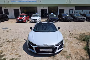 AUDI R8 V10 SPYDER QUATTRO PERFORMANCE