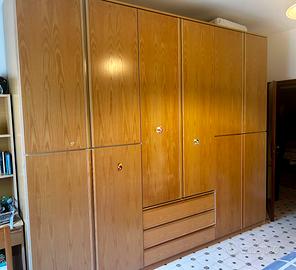 Armadio in legno
