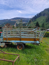 Carica fieno autocaricante