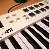 Controller MIDI Arturia Keylab Essential 61