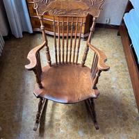 Sedia a dondolo in legno