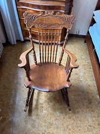 Sedia a dondolo in legno