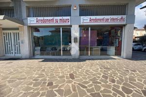NEGOZIO A RIMINI