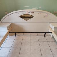 struttura letto completa di 2 comodini e 1 comò 