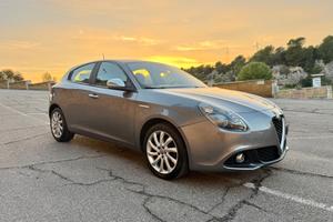 Alfa Romeo Giulietta/1.6 120CV/LED/17"/NEOPATENTA