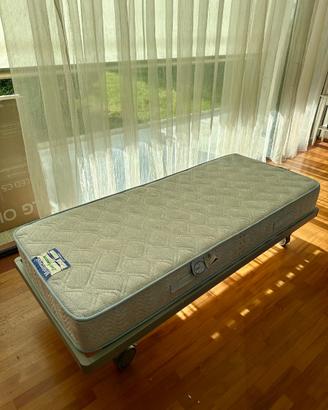 Letto singolo con ruote e materasso – 80 x 190