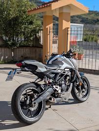 Honda cb125r abs