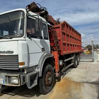 Iveco 190 con gru
