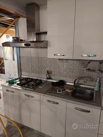 cucina completa di lavello ,cappa e fornell3 metri