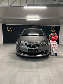 Lancia Ypsilon 1.0 FireFly 5 porte S&S Hybrid Albe
