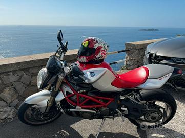 MV-Augusta 910 brutale