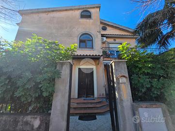 VILLA A SCHIERA A SCALEA