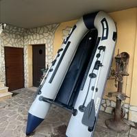 Gommone tender con pianale in acciaio