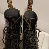 DR. Martens anfibi platform pelle lucida