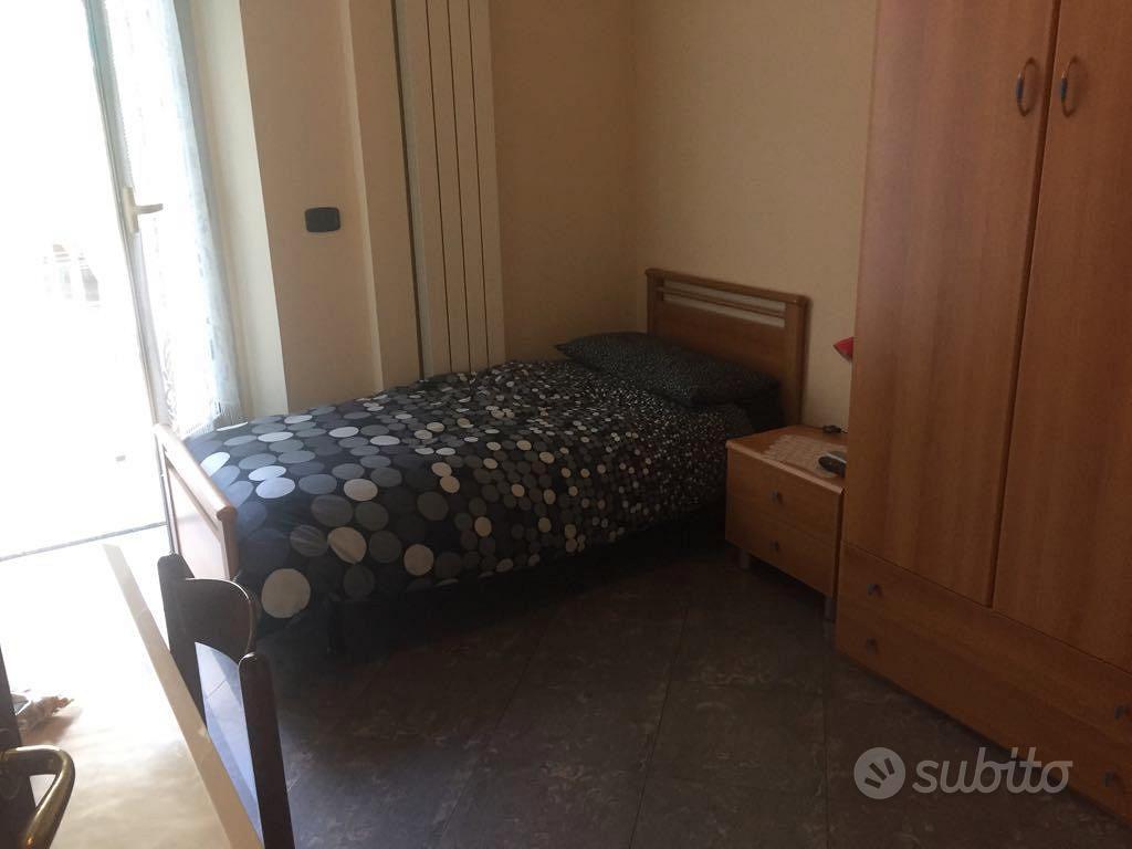Stanza singola in San Salvario, foto 2 di 5