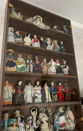 Collezione di bambole antiche in porcellana