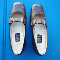 Scarpe vintage donna, marroni con fibbie dorate 