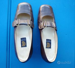 Scarpe vintage donna, marroni con fibbie dorate 