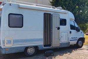 Camper semi-integrale  Elnagh in buone condizioni