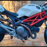 Ducati Monster 696