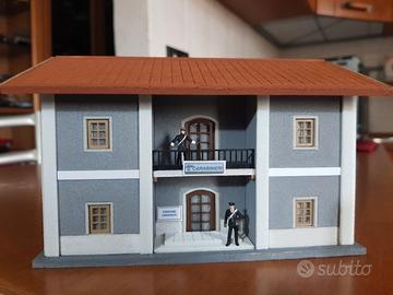 Caserma carabinieri 1:87  per plastici ferroviari 