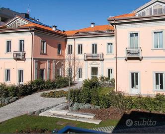 Appartamento di 330 m² con 5 locali e box auto dop