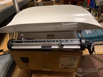 Bilancia pesa neonati SECA