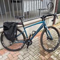 Bicicletta Gravel/Citta Giant revolt