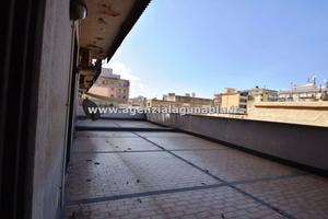 UFFICIO DI 240 MQ + 140 MQ DI VERANDA IN CENTRO