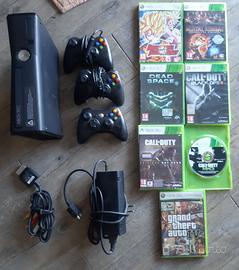 Xbox 360 con 7 giochi e 3 controller