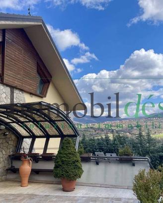Villa di 275 m² con più di 5 locali e box auto dop