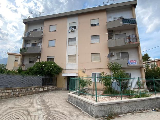 4 vani 107 mq zona Villa Turrisi