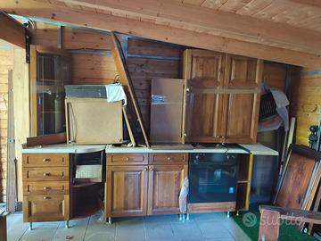 Cucina in noce  in buonissimo stato