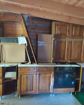 Cucina in noce  in buonissimo stato
