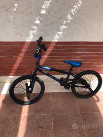 Bmx blu e nera