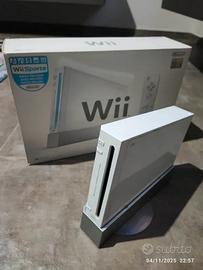 Nintendo Wii completa di accessori + Wii Sports